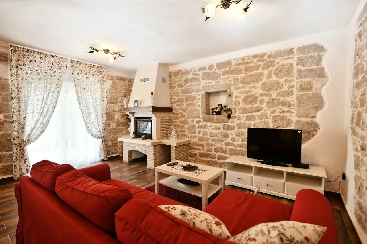 Villa Emilia Vižinada 0*,